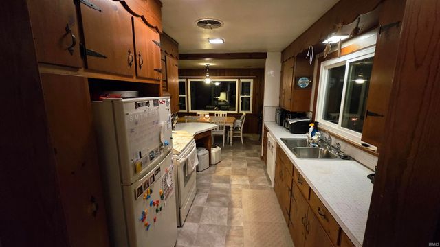 109 N Lafayette Street, Delphi, IN 46923