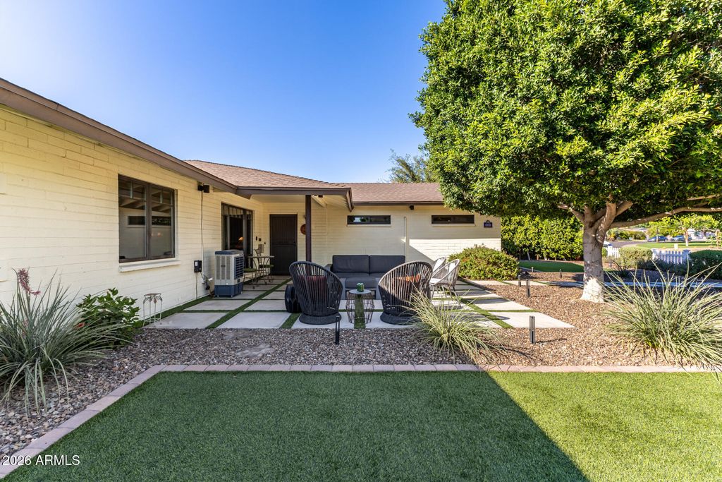 Image 12 of property listing at 2602 N 20TH Avenue, Phoenix, AZ 85009