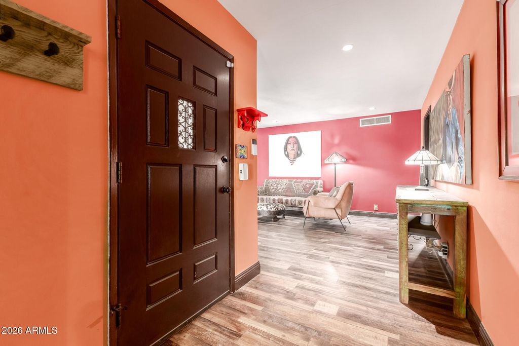 Image 13 of property listing at 2602 N 20TH Avenue, Phoenix, AZ 85009