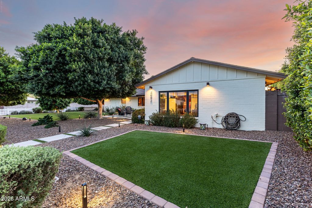 Image 2 of property listing at 2602 N 20TH Avenue, Phoenix, AZ 85009