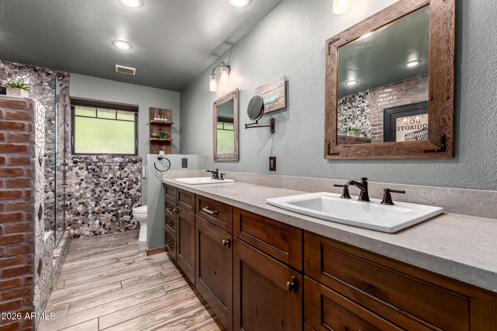Image 30 of property listing at 2602 N 20TH Avenue, Phoenix, AZ 85009