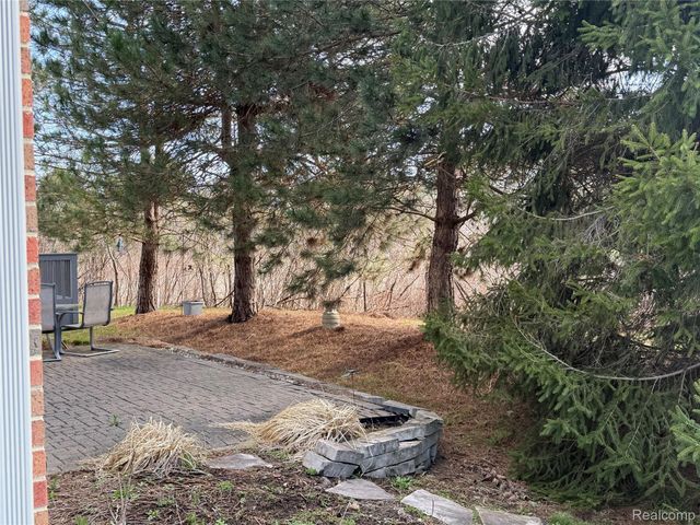 7350 Pine Vista Drive, Genoa Township, MI 48116