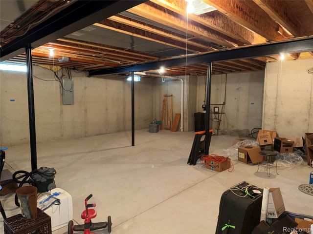 7350 Pine Vista Drive, Genoa Township, MI 48116