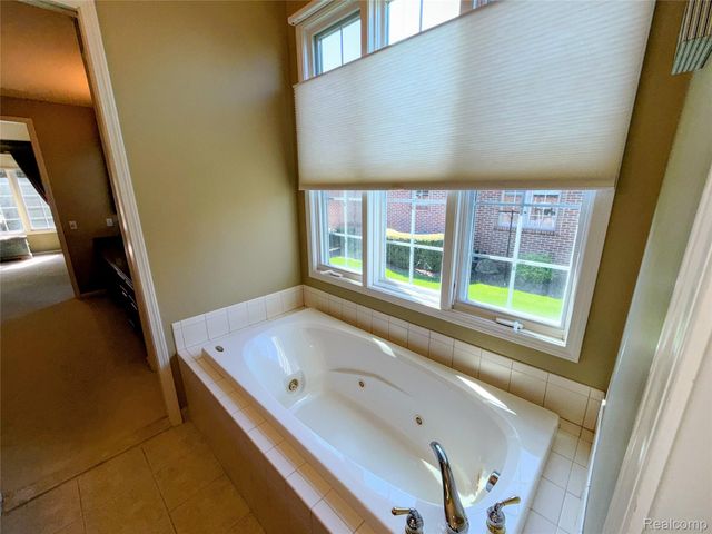 7350 Pine Vista Drive, Genoa Township, MI 48116
