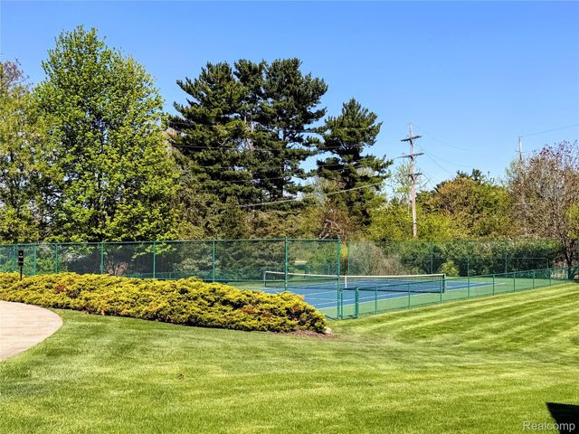7350 Pine Vista Drive, Genoa Township, MI 48116