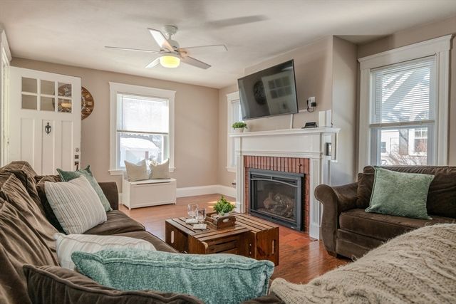 31 Mountain Ave, Saugus, MA 01906