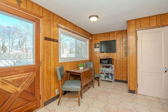 31 Mountain Ave, Saugus, MA 01906