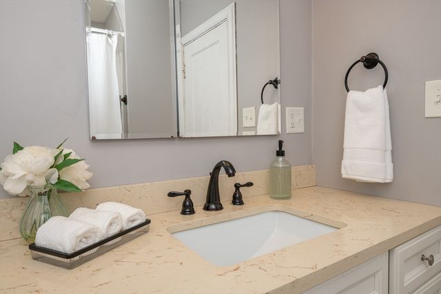 31 Mountain Ave, Saugus, MA 01906