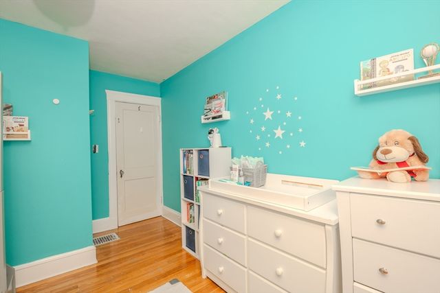 31 Mountain Ave, Saugus, MA 01906