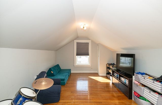 31 Mountain Ave, Saugus, MA 01906