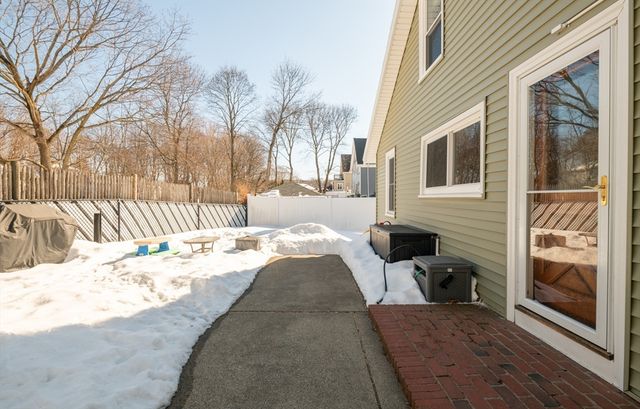 31 Mountain Ave, Saugus, MA 01906