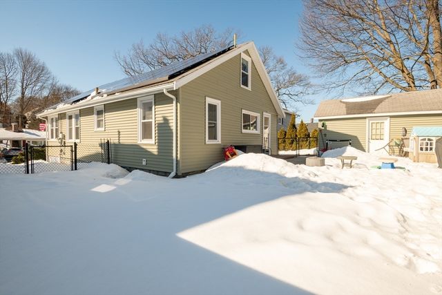 31 Mountain Ave, Saugus, MA 01906