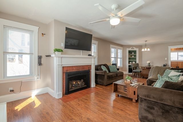 31 Mountain Ave, Saugus, MA 01906