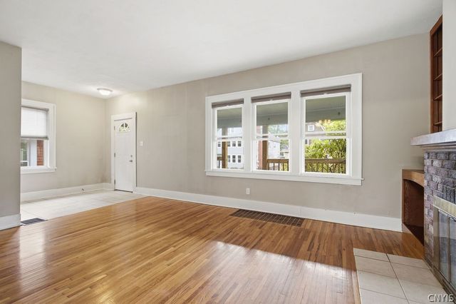 1146 North Glencove Road, Syracuse, NY 13206