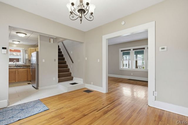 1146 North Glencove Road, Syracuse, NY 13206