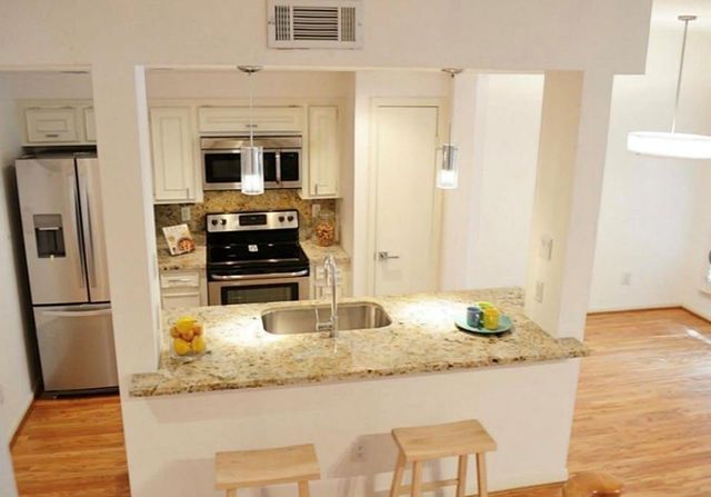 6731 Belmont Street, West University Place, TX 77005