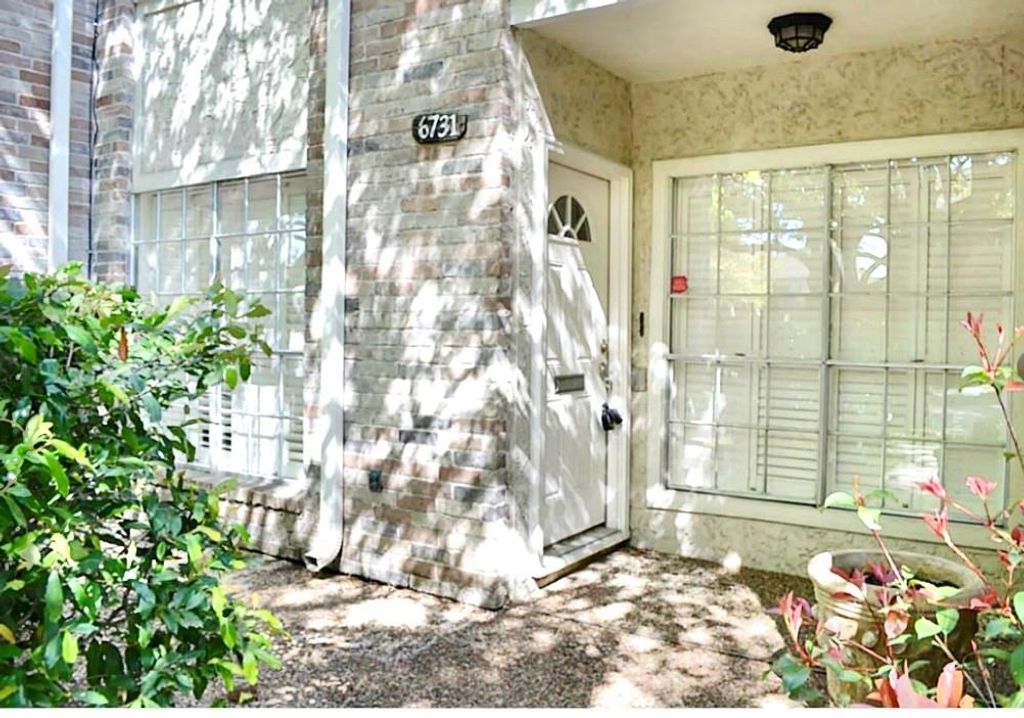 6731 Belmont Street, West University Place, TX 77005