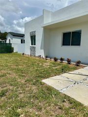 1741 NW 76th St, Miami, FL 33147