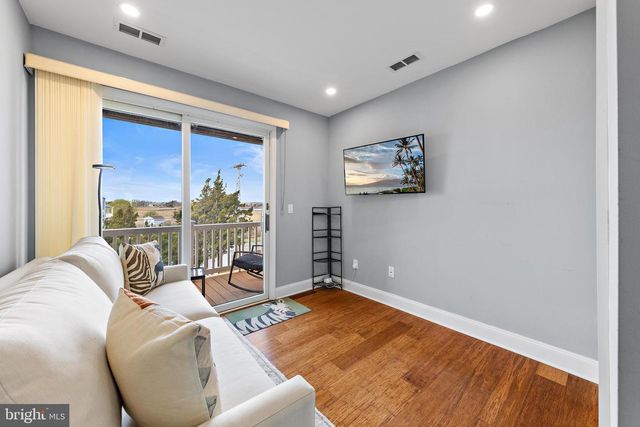 401 BAY SHORE DR #2B, Barnegat, NJ 08005