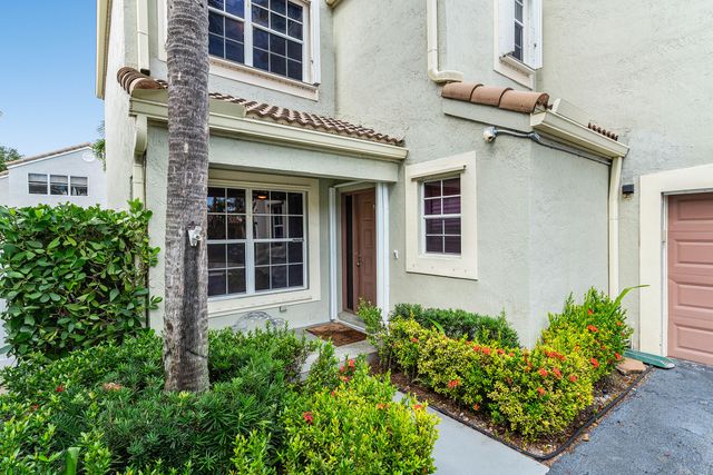 7665 NW 61st Terrace, Parkland, FL 33067