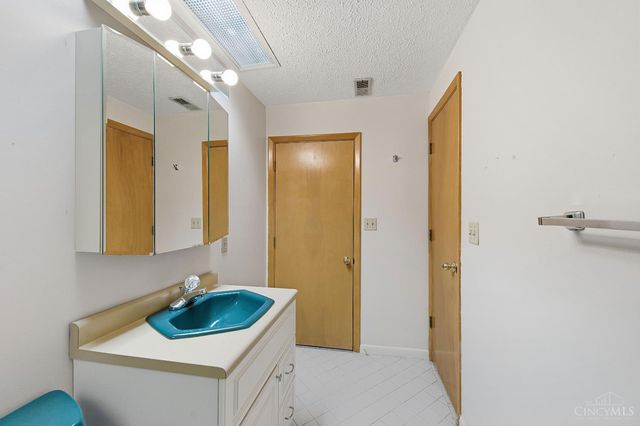 7892 Ironwood Way, West Chester, OH 45069