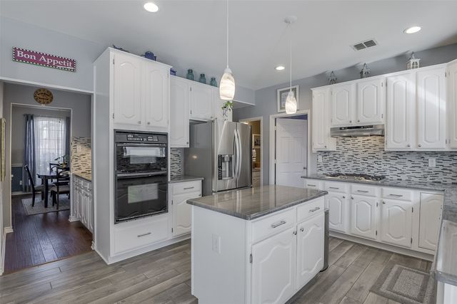 3218 Essex Drive, Mansfield, TX 76063