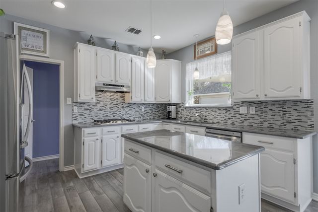 3218 Essex Drive, Mansfield, TX 76063