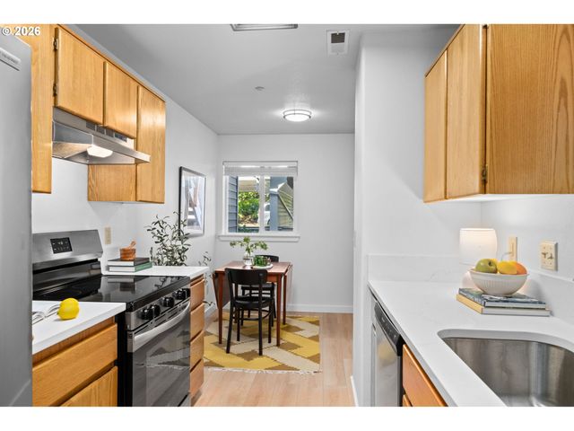 6718 N RICHMOND Ave, Portland, OR 97203