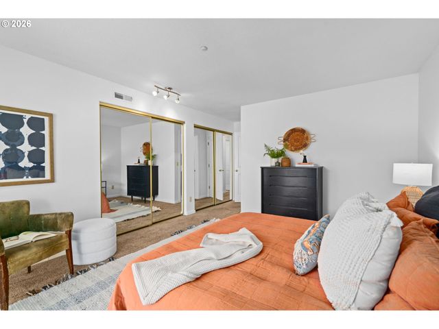 6718 N RICHMOND Ave, Portland, OR 97203