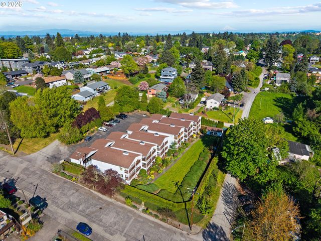 6718 N RICHMOND Ave, Portland, OR 97203
