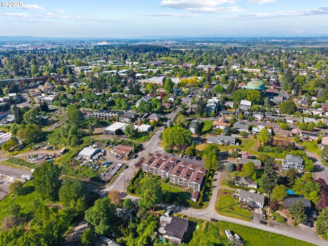 6718 N RICHMOND Ave, Portland, OR 97203