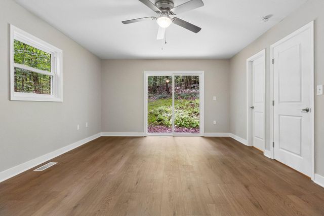 576 MANOR RD, Front Royal, VA 22630