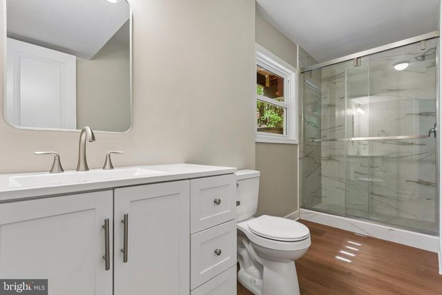 576 MANOR RD, Front Royal, VA 22630