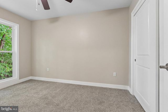 576 MANOR RD, Front Royal, VA 22630
