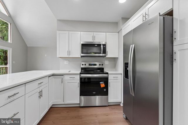 576 MANOR RD, Front Royal, VA 22630