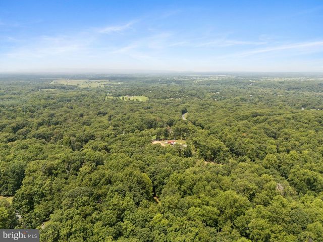 576 MANOR RD, Front Royal, VA 22630
