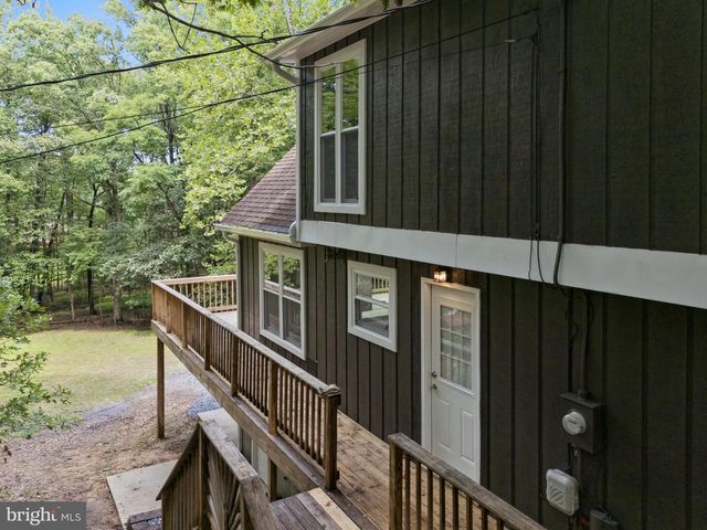 576 MANOR RD, Front Royal, VA 22630
