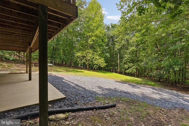 576 MANOR RD, Front Royal, VA 22630