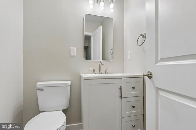 576 MANOR RD, Front Royal, VA 22630