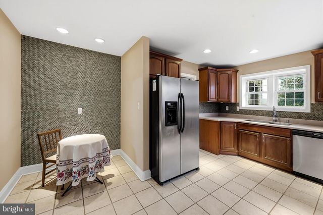 922 FAIRWAY DR, Towson, MD 21286