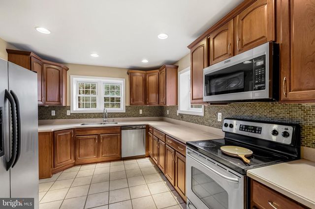 922 FAIRWAY DR, Towson, MD 21286