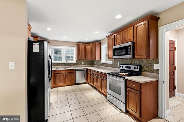 922 FAIRWAY DR, Towson, MD 21286