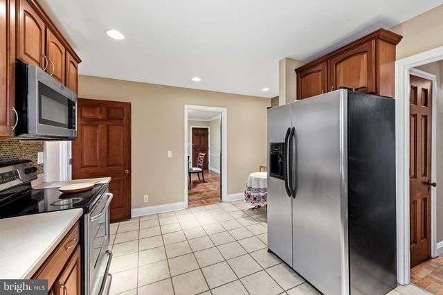 922 FAIRWAY DR, Towson, MD 21286