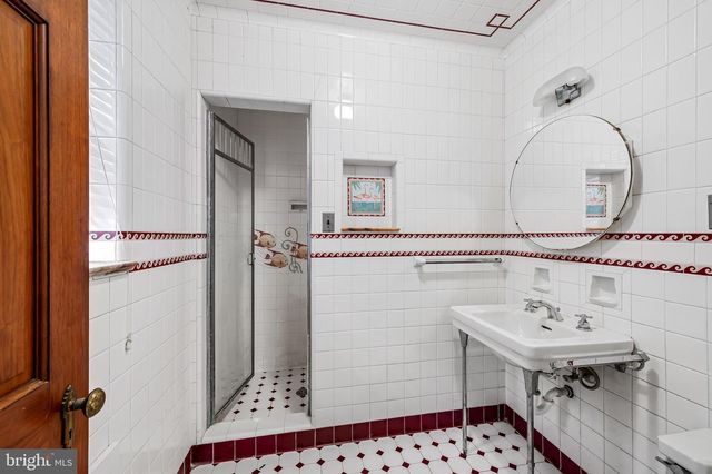 922 FAIRWAY DR, Towson, MD 21286