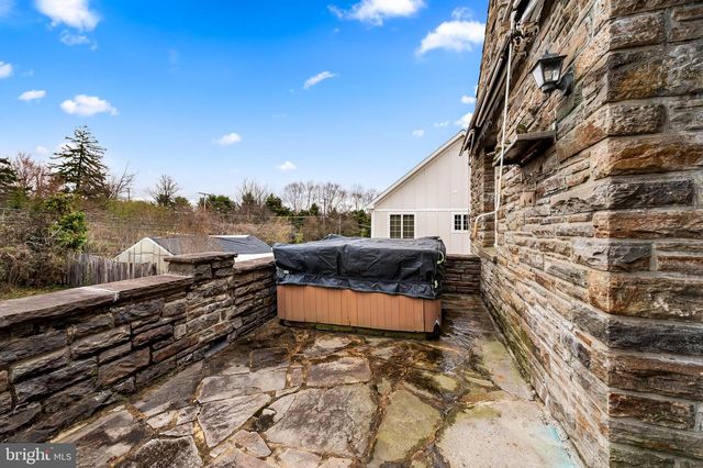 922 FAIRWAY DR, Towson, MD 21286