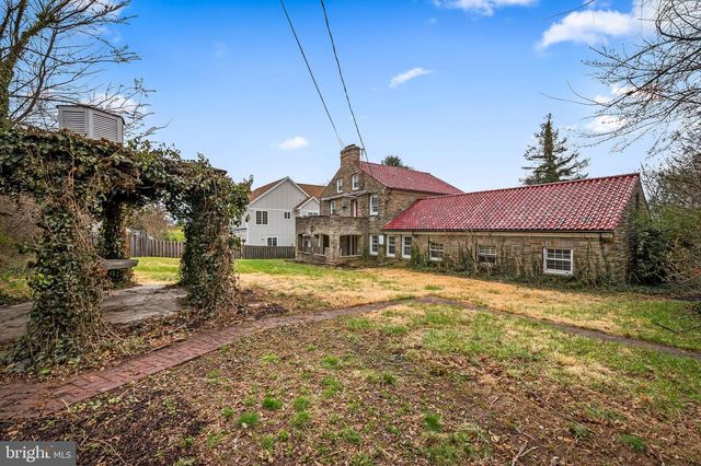 922 FAIRWAY DR, Towson, MD 21286