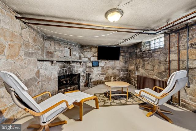 922 FAIRWAY DR, Towson, MD 21286