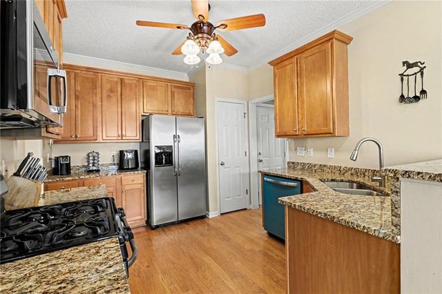 5 Park Forest Curve, Newnan, GA 30265