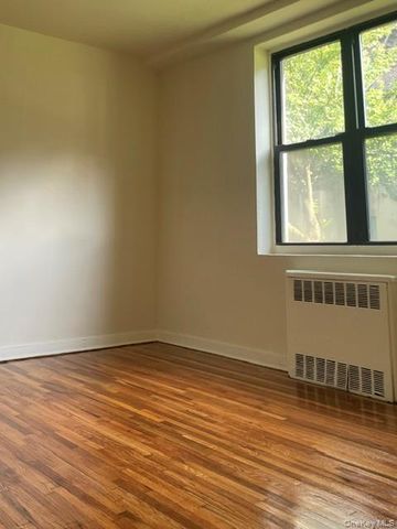 5214 39th Avenue 1D, Woodside, NY 11377
