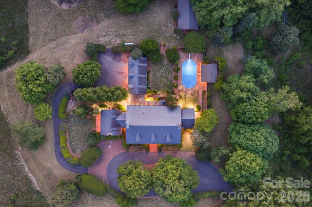 1486 Knolls Drive, Newton, NC 28658